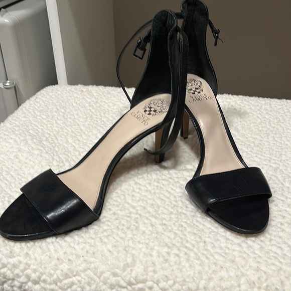 Vince Camuto - Picture 1 of 5